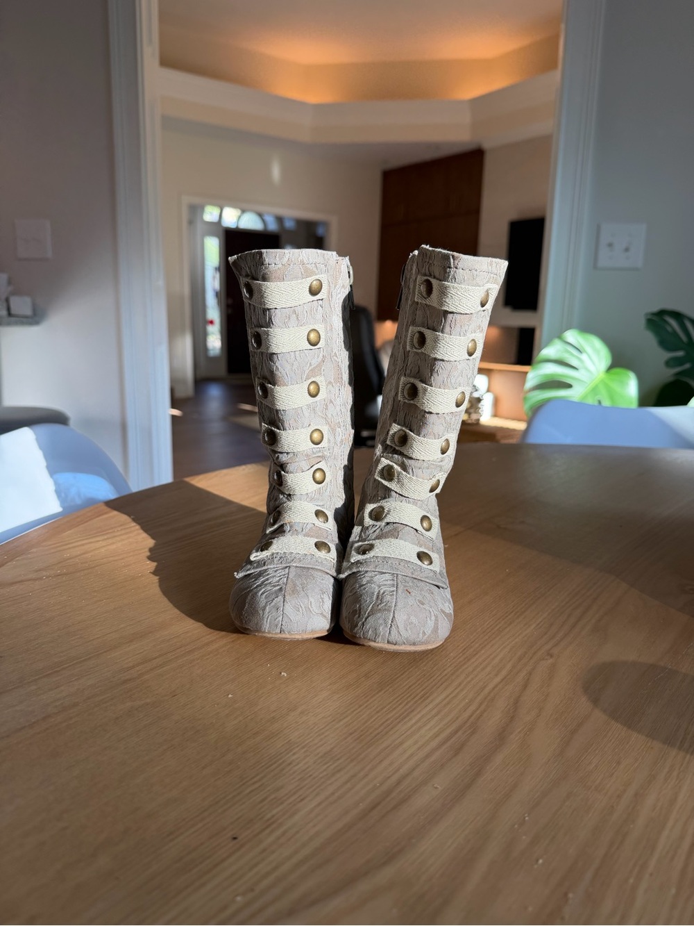 Joyfolie Leighton in Dove Boots Toddler size 7